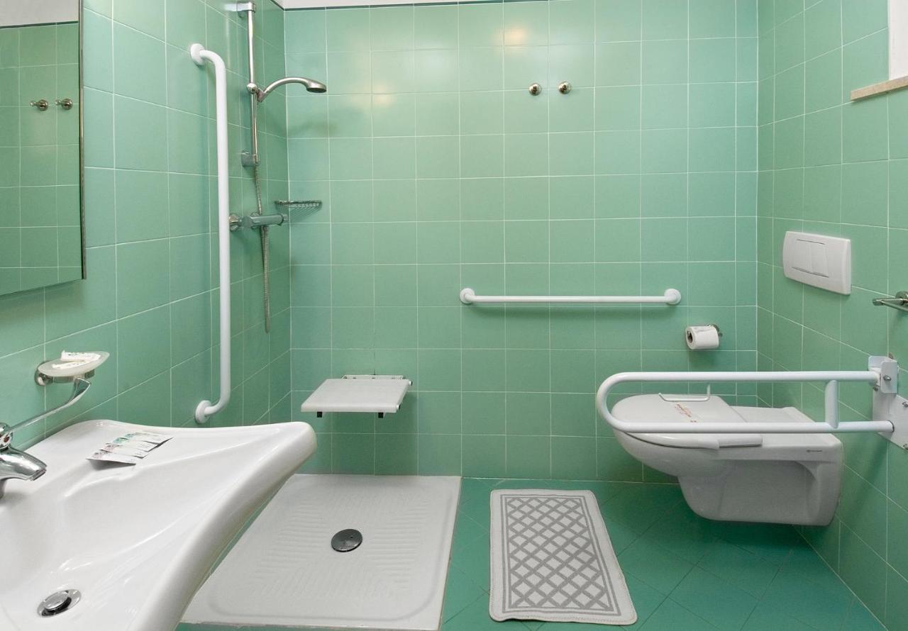 Hotel Belvedere Misano Adriatico Zimmer foto